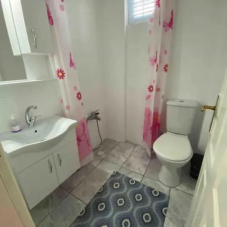 Daire Wonderful Ground Floor Private Home In Central Location Ticks Every Box